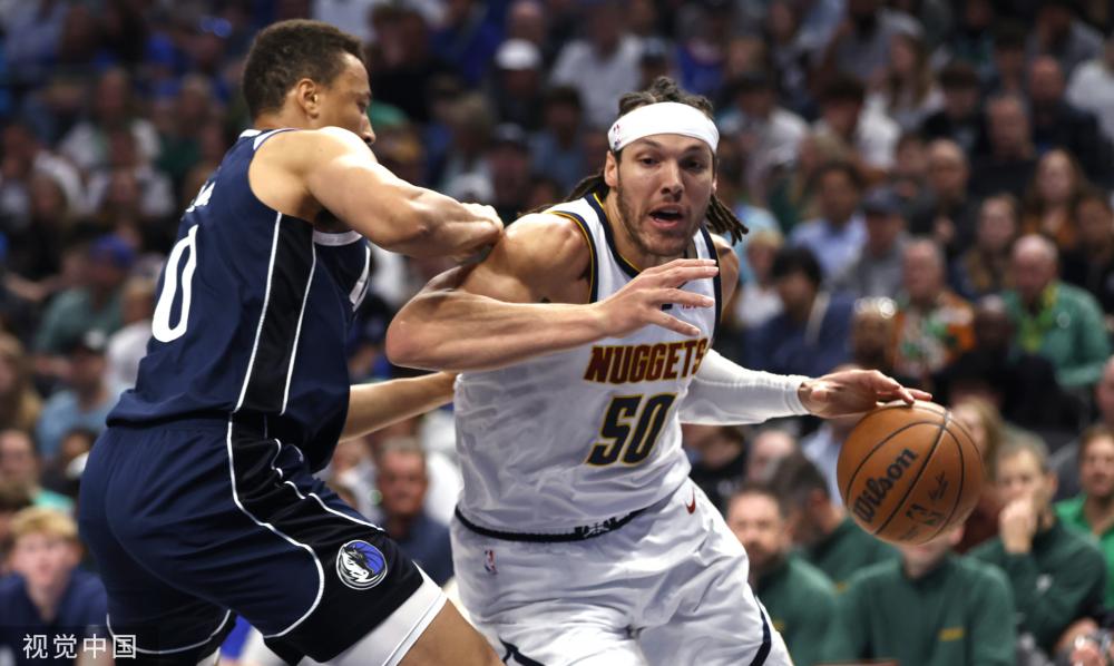 值更接近 值更接近